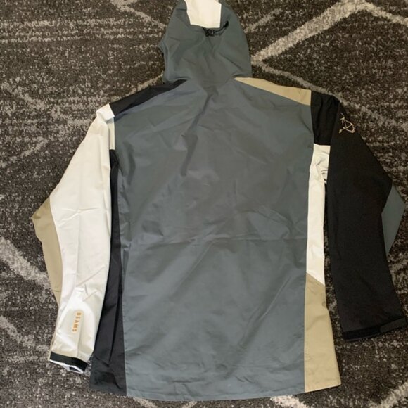 Arcteryx X BEAMS LT Jacket Men’s Large - Picture 7 of 7